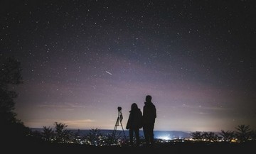 Image du thème Étoiles (2020) du jeu 94%
